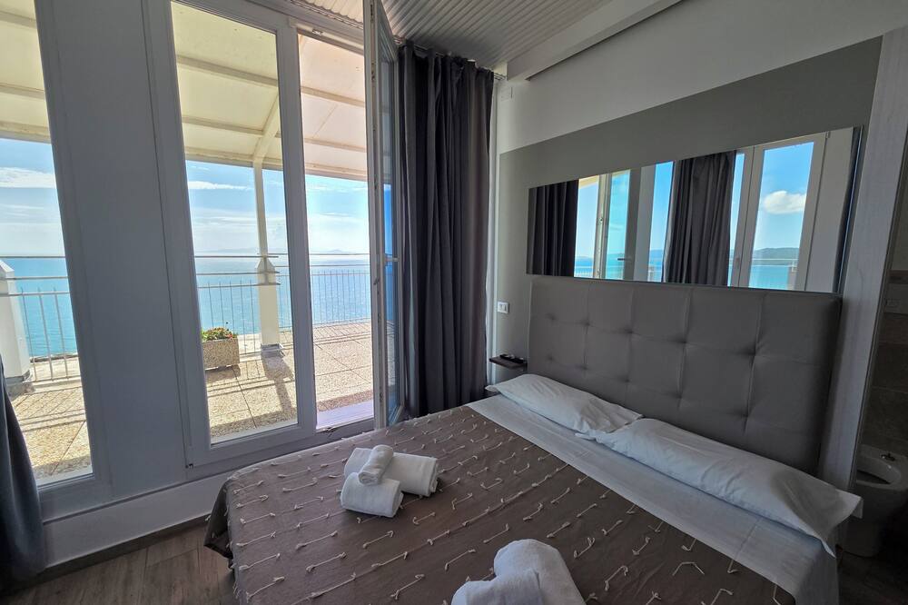 Suite Torre Azzurra B&B Rooftop Sea View