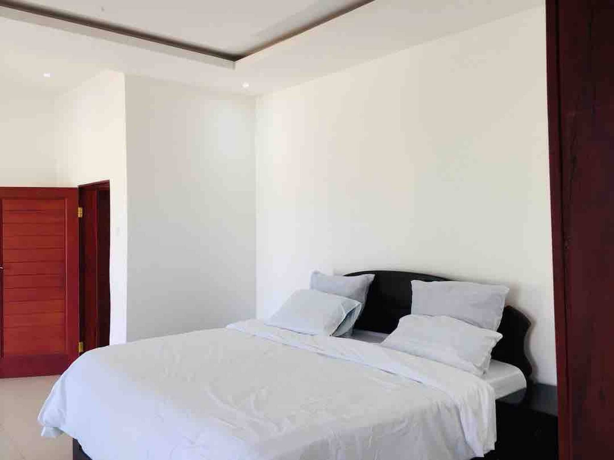 4 bedrooms, iron/ironing board, Internet, wheelchair access
