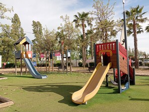 Children's area - MOBIL HOME 40M2 TOUT CONFORT A FRÉJUS DANS UN CAMPING 4 * PLAGE A 10 MN (Fréjus)