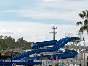 Children’s area - MOBIL HOME 40M2 TOUT CONFORT A FRÉJUS DANS UN CAMPING 4 * PLAGE A 10 MN (Fréjus)