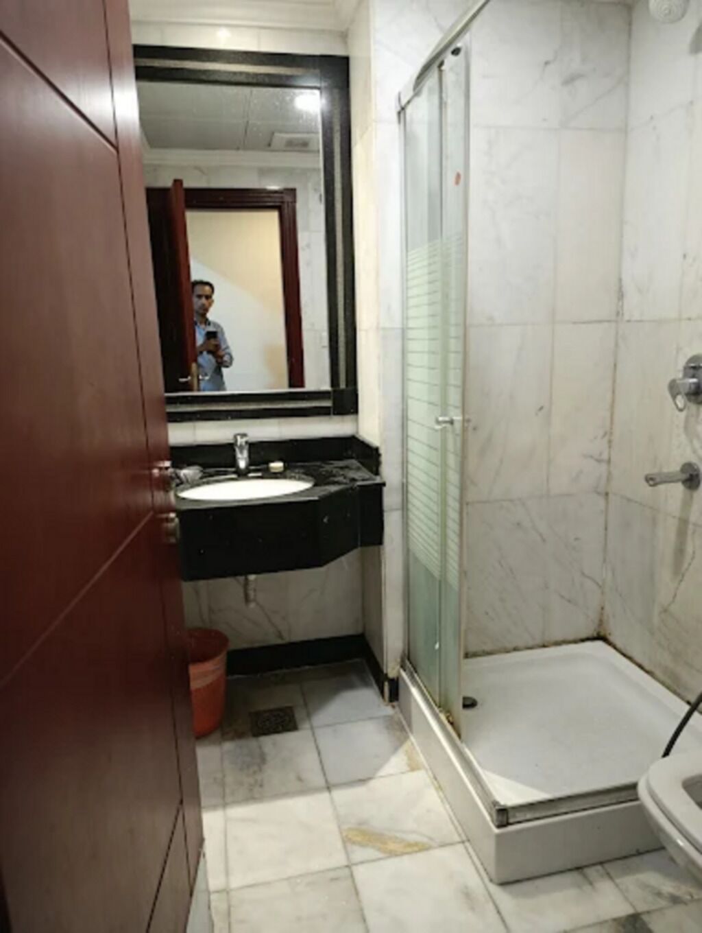 Camera quadrupla | Bagno | Doccia, set di cortesia gratuito, asciugamani, sapone