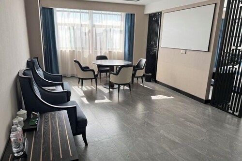 Austin Hotel (Lu'an High Speed Railway Station)