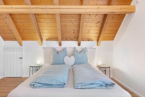 2 bedrooms, bed sheets