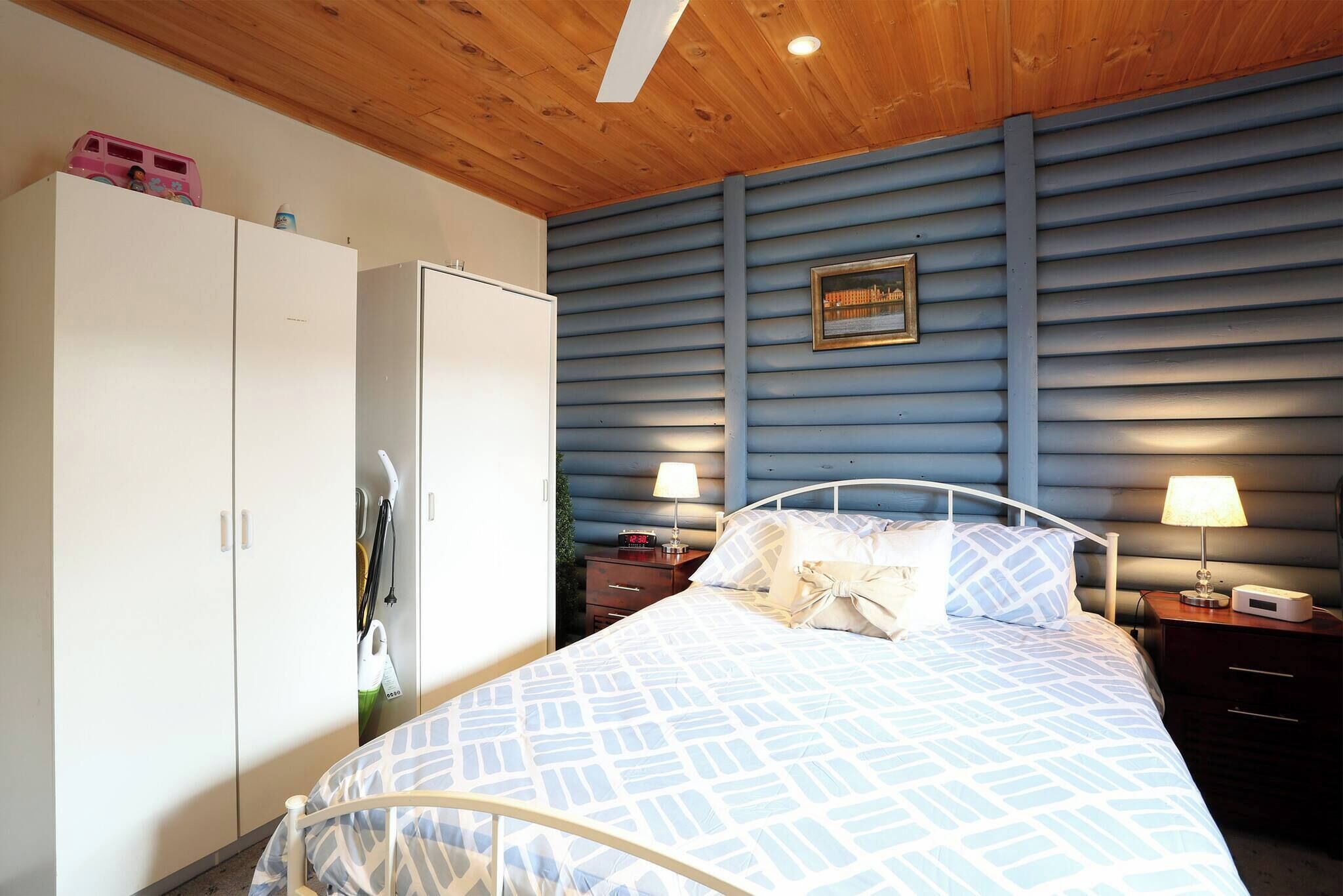 2 bedrooms, iron/ironing board, Internet, wheelchair access