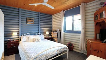 2 bedrooms, iron/ironing board, Internet, wheelchair access