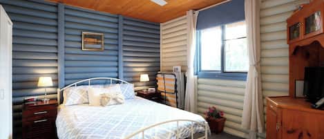 2 bedrooms, iron/ironing board, Internet, wheelchair access