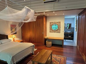2 bedrooms, Internet, bed sheets - Casa Luminosa - Jungle Pool Villa with infinity spa (Puerto Viejo de Talamanca)