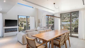 Luxury Villa, Sea View | In-room dining