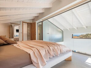 Luxury Villa, Deniz Manzaralı | Odada kasa, güneşlik/perde, ses yalıtımı, ütü/ütü masası 