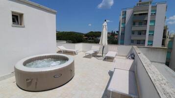 Bain à remous extérieur