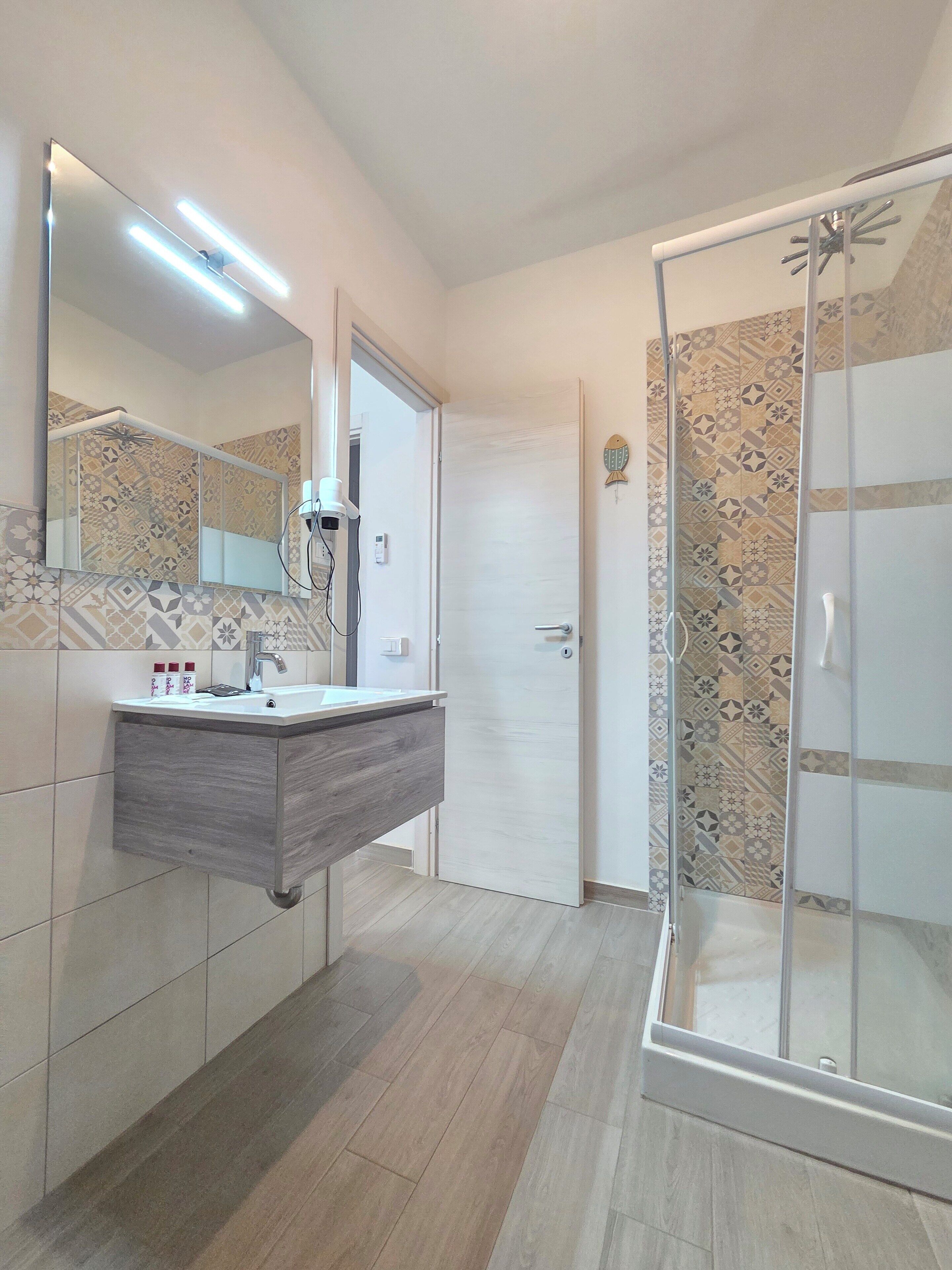 Chambre Triple Classique, 1 grand lit et 1 canapé-lit, climatisation, vue jardin | Détail de l’intérieur