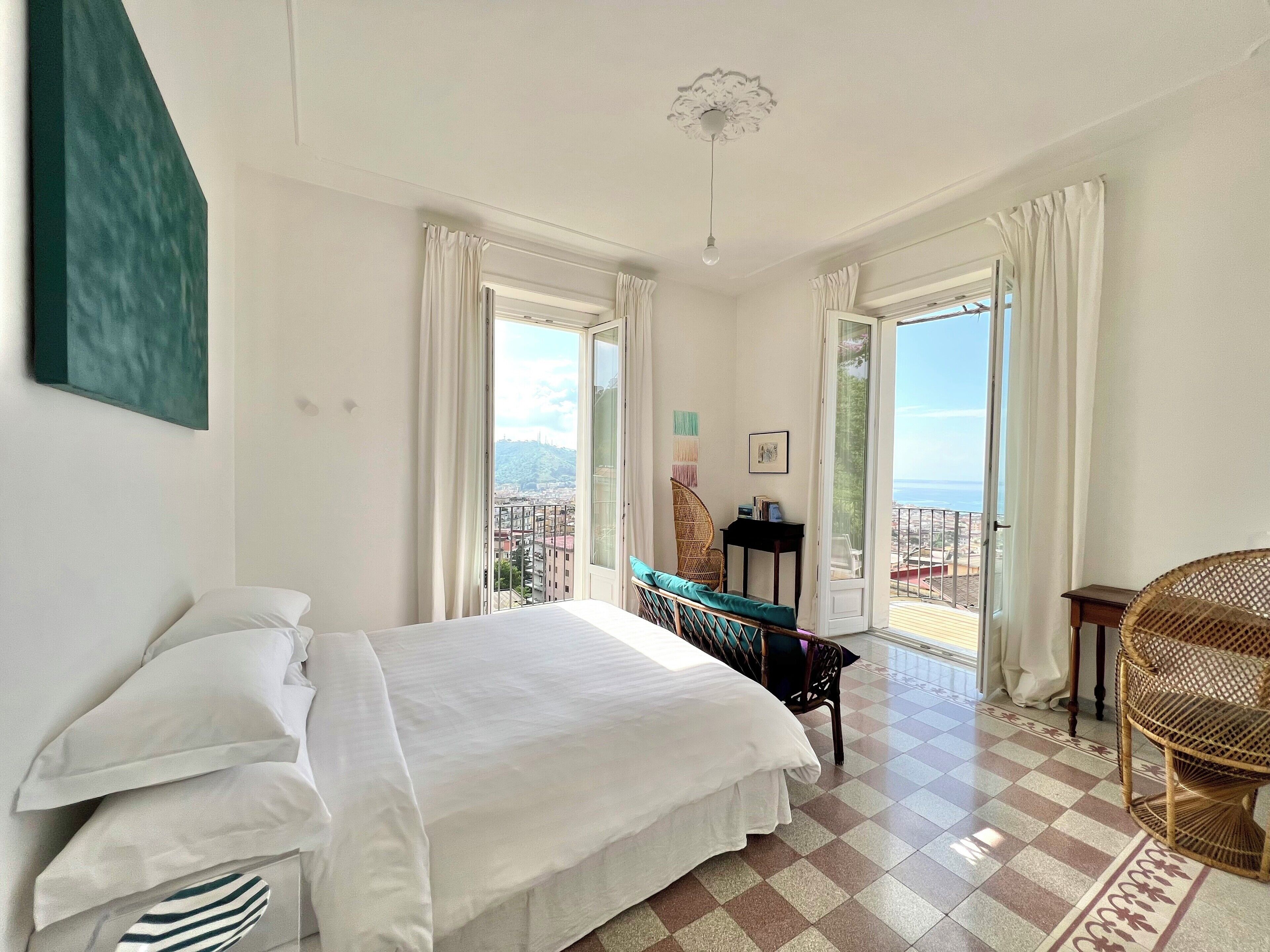 Työpöytä, silitysrauta/-lauta, ilmainen Wi-Fi, vuodevaatteet