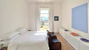 Schreibtisch, Bügeleisen/Bügelbrett, kostenloses WLAN, Bettwäsche