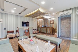 Reception - Hotel Clark Heights (New Delhi)