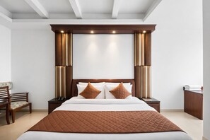 Chambre Double Deluxe, vue ville | Bureau, Wi-Fi gratuit