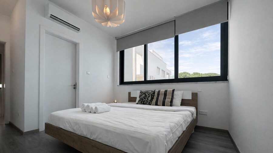 Taupe 2-BR Apt. & Balcony in Larnaca