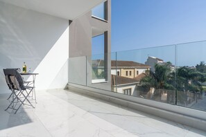 Apartamento, 2 quartos, cozinha, vista para a cidade | Vista do quarto
