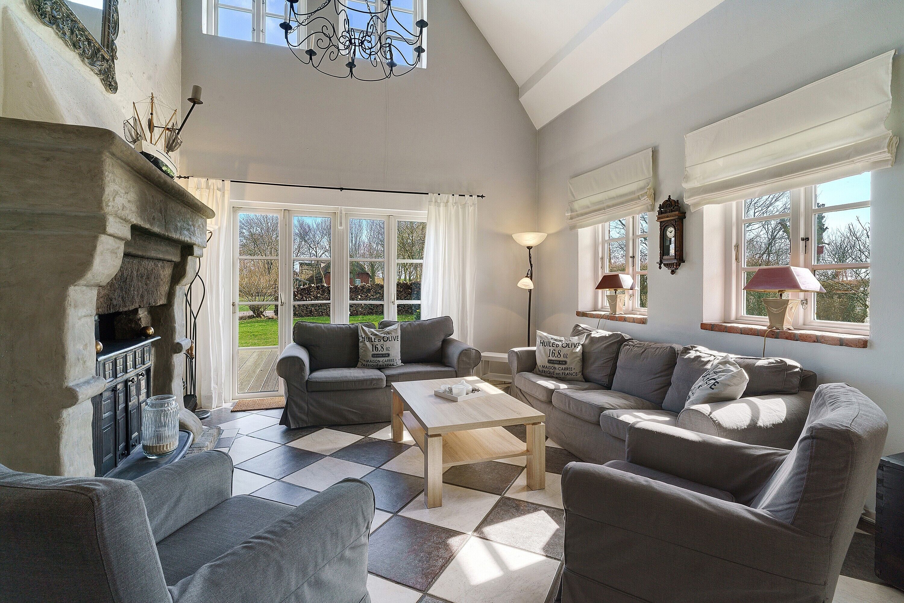 TV, fireplace, DVD player