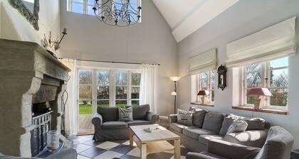 Apartment 'Friesenhaus Liebesallee No 6' with Lake View, Shared Garden and Wi-Fi