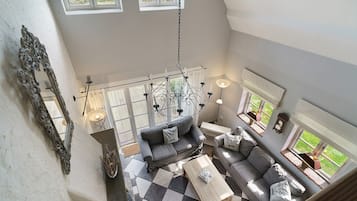 Tv, pejs, dvd-afspiller