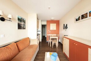 Smart TV, ping pong - Apartment in Cannes near the Beach & Croisette (Cannes)