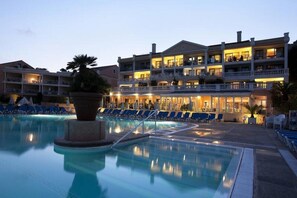 Pool - Apartment in Cannes near the Beach & Croisette (Cannes)