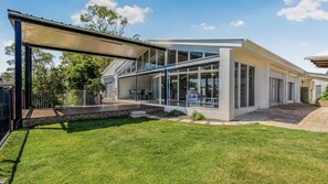Terrace/patio - Reflections on Phoenix (BONGAREE)