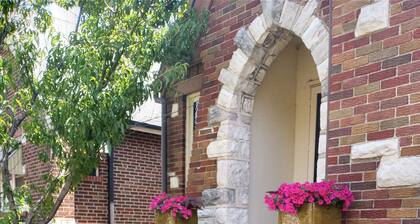 Charming 3BR STL Home • Sleeps 6 • Free Parking