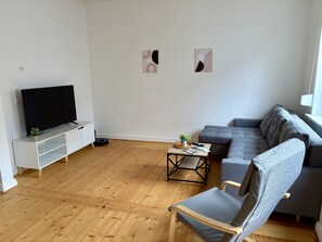 Smart TV, music library, video library - Charming Historic Apartment in a Central Location (Holzwickede)