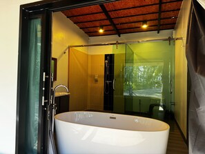 Double Room, Sea View | Bathroom | Hair dryer, slippers, towels, soap - Marinthara Homestay (Tambon Ko Phra Thong)