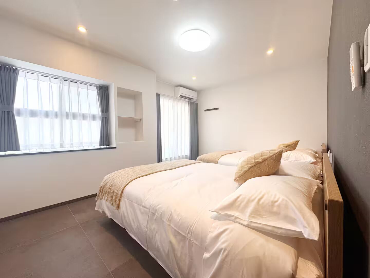 Fer et planche à repasser, accès Internet, draps fournis