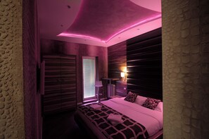 WiFi, bed sheets - Kroko Peaceful studio with Terrace in Strong Center with Private Garage (Beograd)