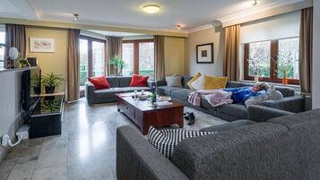 Smart-tv en een kantoor