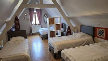 4 slaapkamers, een bureau, gratis wifi