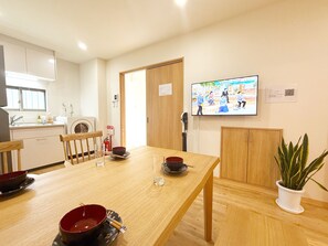 Dining - 3-Bedroom Japanese-Style Home for 6 Guests (Osaka)