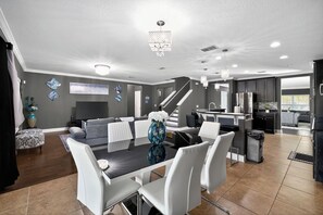 Interior - Resort Style - Spacious 5-BRM house in beautiful Davenport- Minutes to Disney (Davenport)