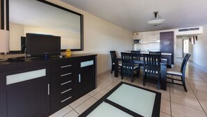 Dining - Carre Marine N°105 - 3P6 (Mandelieu-la-Napoule)