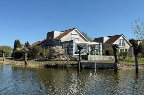 Holiday villa Makkum