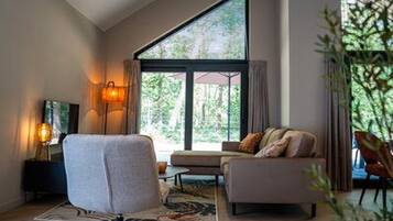 TV connectée, table de tennis de table