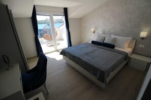 3 bedrooms, free WiFi - Seaside 3-Bedroom Luxury Penthouse (Stara Novalja)