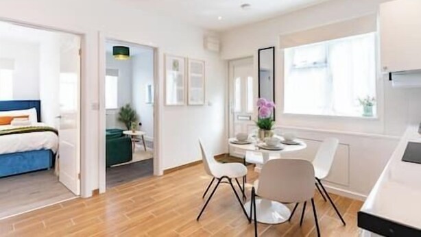 Unclassified image, 1 of 21, button - New! Delightful 2BR Flat in Woolwich (Greater London)