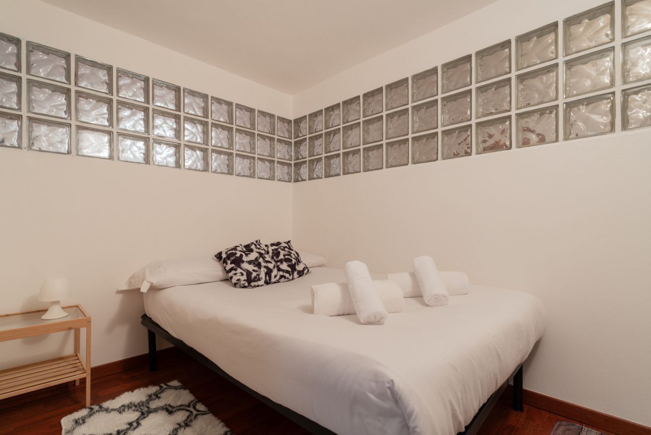 2 slaapkamers, een strijkplank/strijkijzer