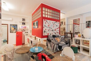 Interior - GuestHost - Bright and welcoming 50 sqm apartment, accommodating up to 4 guests, located on the ground floor of a residential building.The property is set in the Acquabella district, a quiet and residential area that is nevertheless rich in services. In  (Milan)