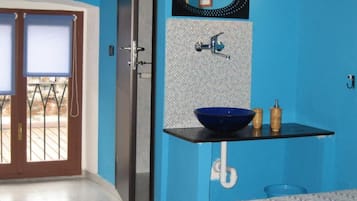 Kahden hengen classic-huone, tupakointi kielletty, näköala pihalle | Pimennysverhot, ilmainen Wi-Fi