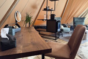 Tent | Premium bedding, pillowtop beds, desk, laptop workspace - Sorla Camp (Rangarthing ytra)