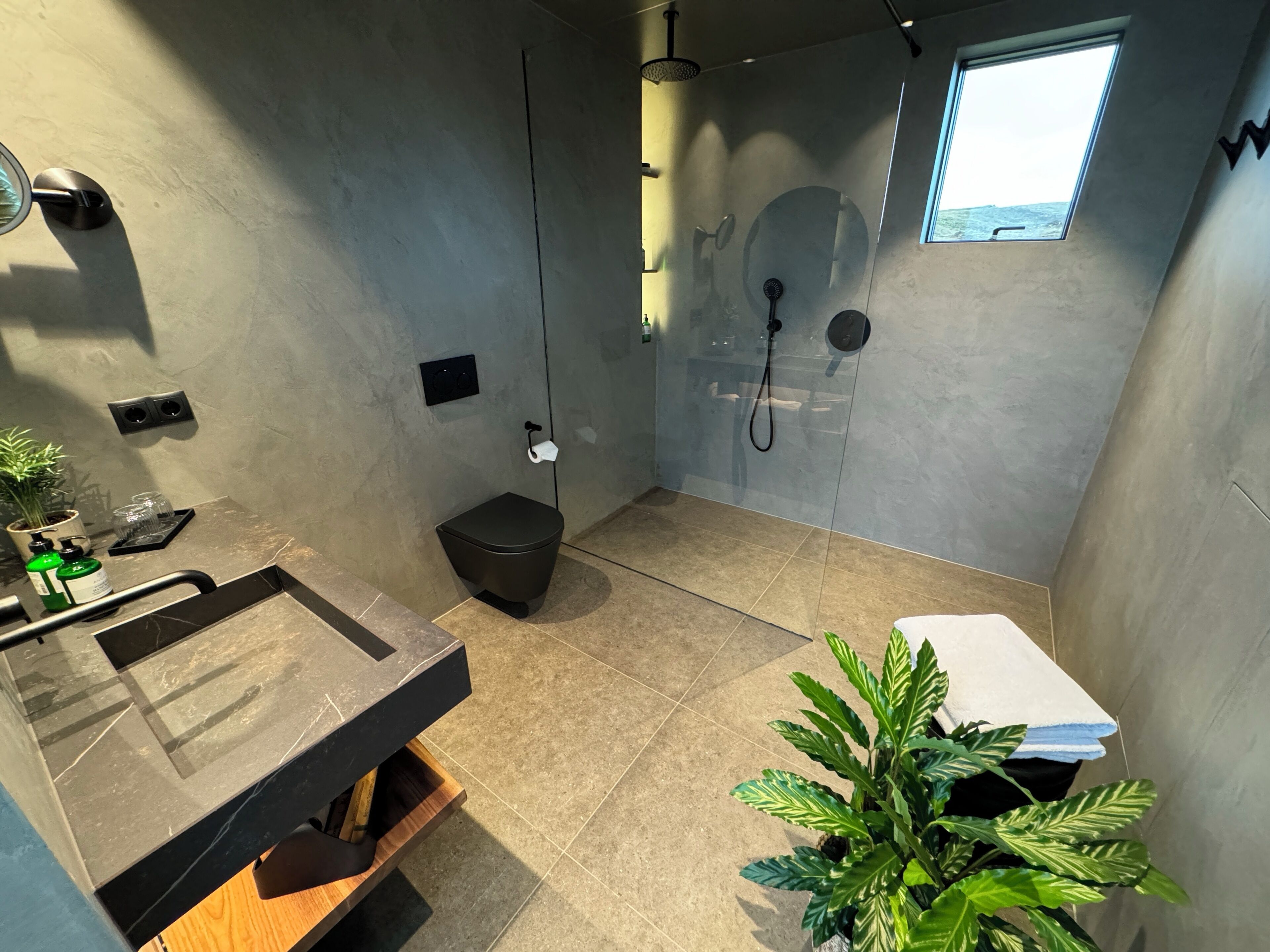 Tent | Bathroom | Shower, hair dryer, bathrobes, slippers