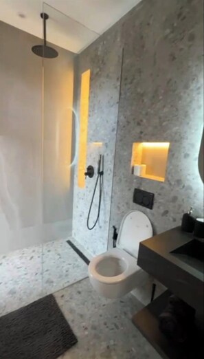 Shower, towels, soap, toilet paper - Luxury villa Route D'Amizmiz Marrakech (Marrakech)