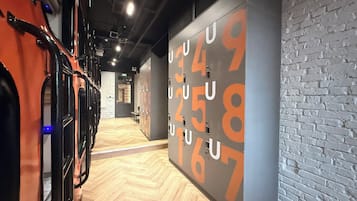 Standard Cabin, City View | Interior