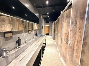 Bathroom - Factor Inn - Old Quarter Centre (Hoan Kiem Ward)