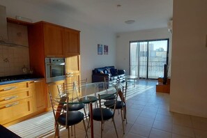 Interior - Fabulous 3-bedroom apartment with AC in sunny Birżebbuġa (Birżebbuġa)